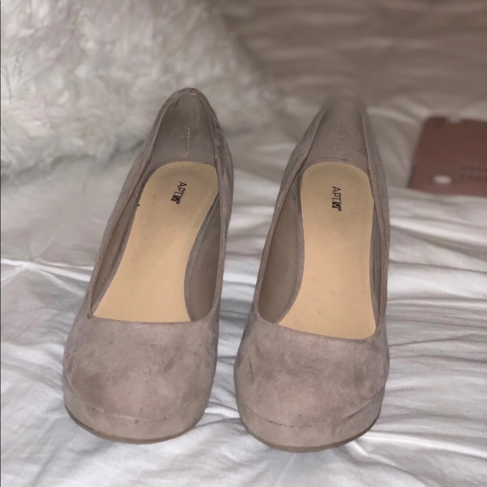 Velet tan wedges